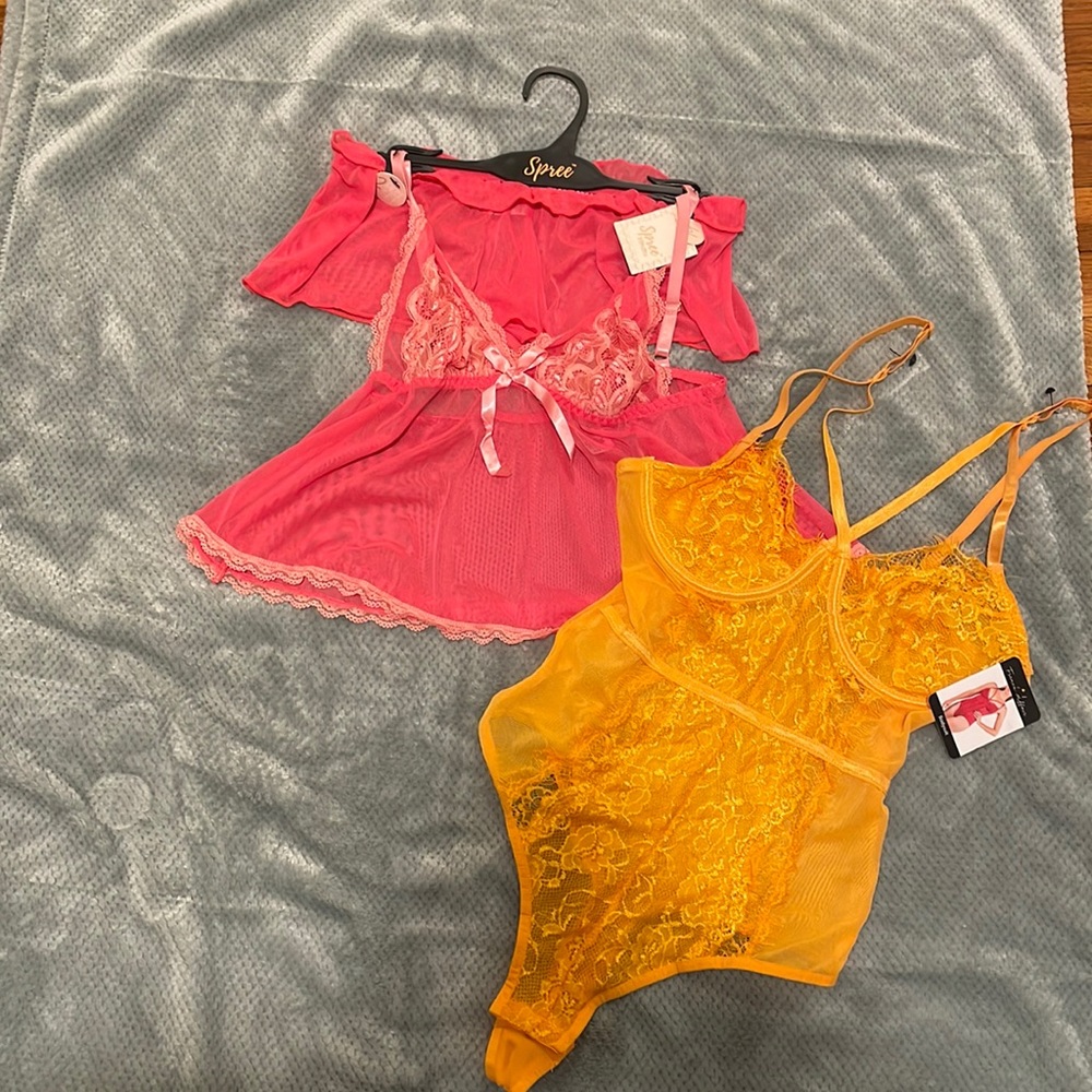 Bundle of 2 sets of lingerie!